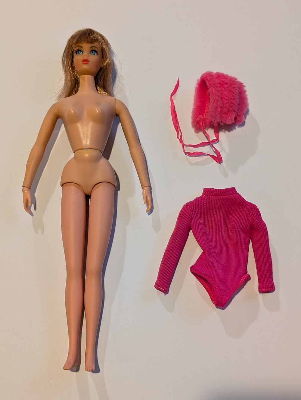 Sears Exclusive #1585 Living Barbie Action Accents Gift Set - Double Japan Foot!